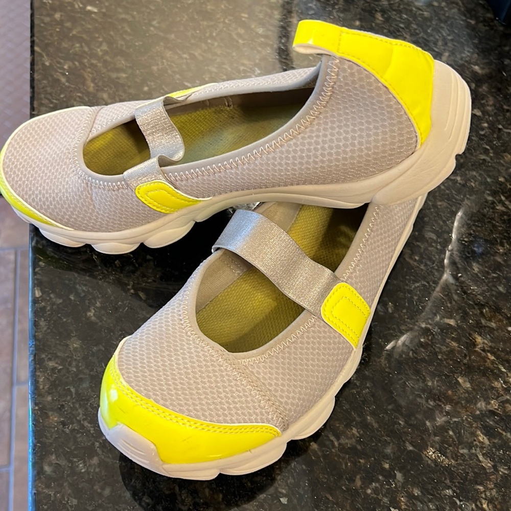 Easy Spirit Shoes